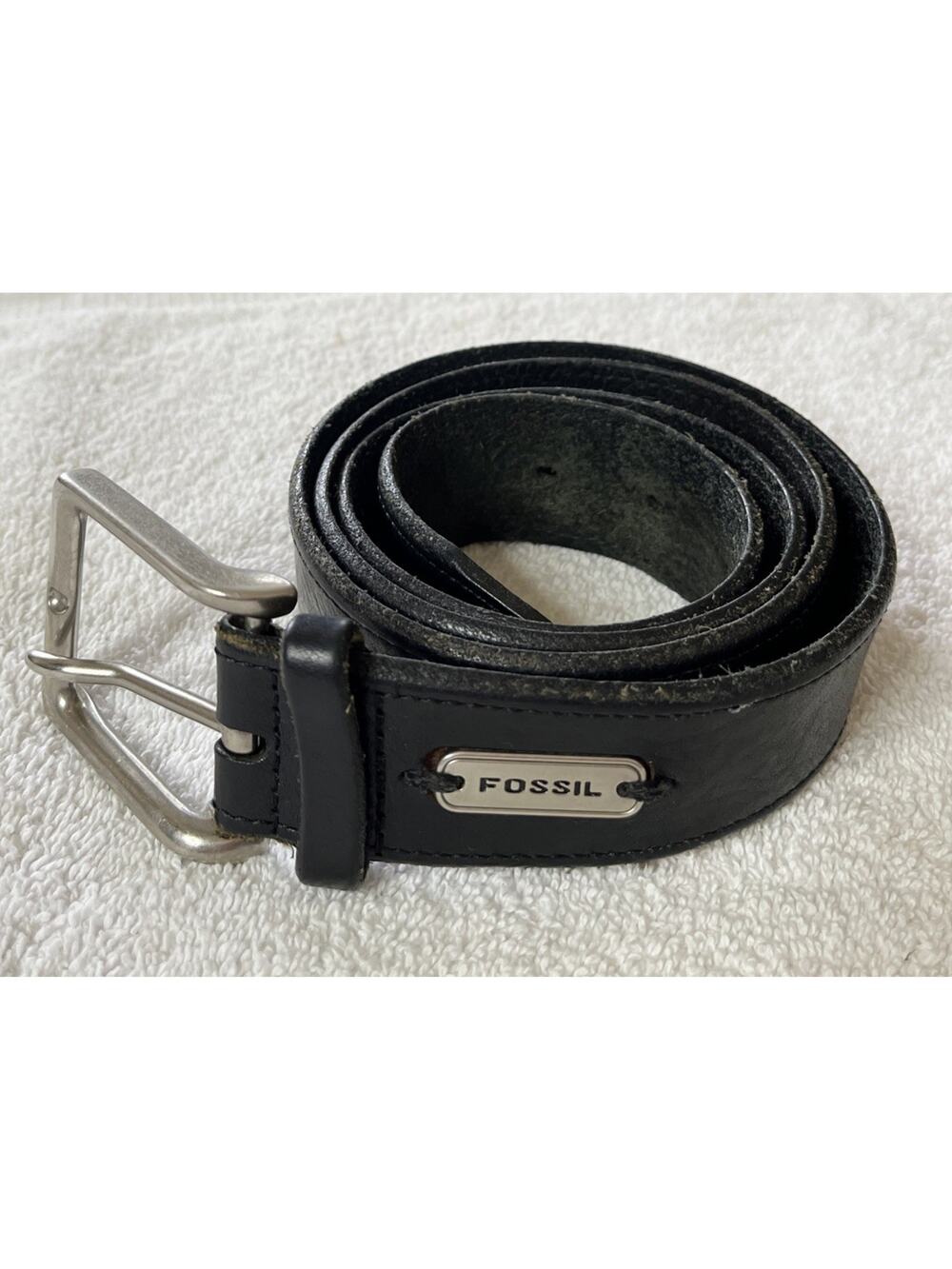 Fossil Men’s 95/38 Black Genuine Leather MB351200138 Silvertone Buckle Belt